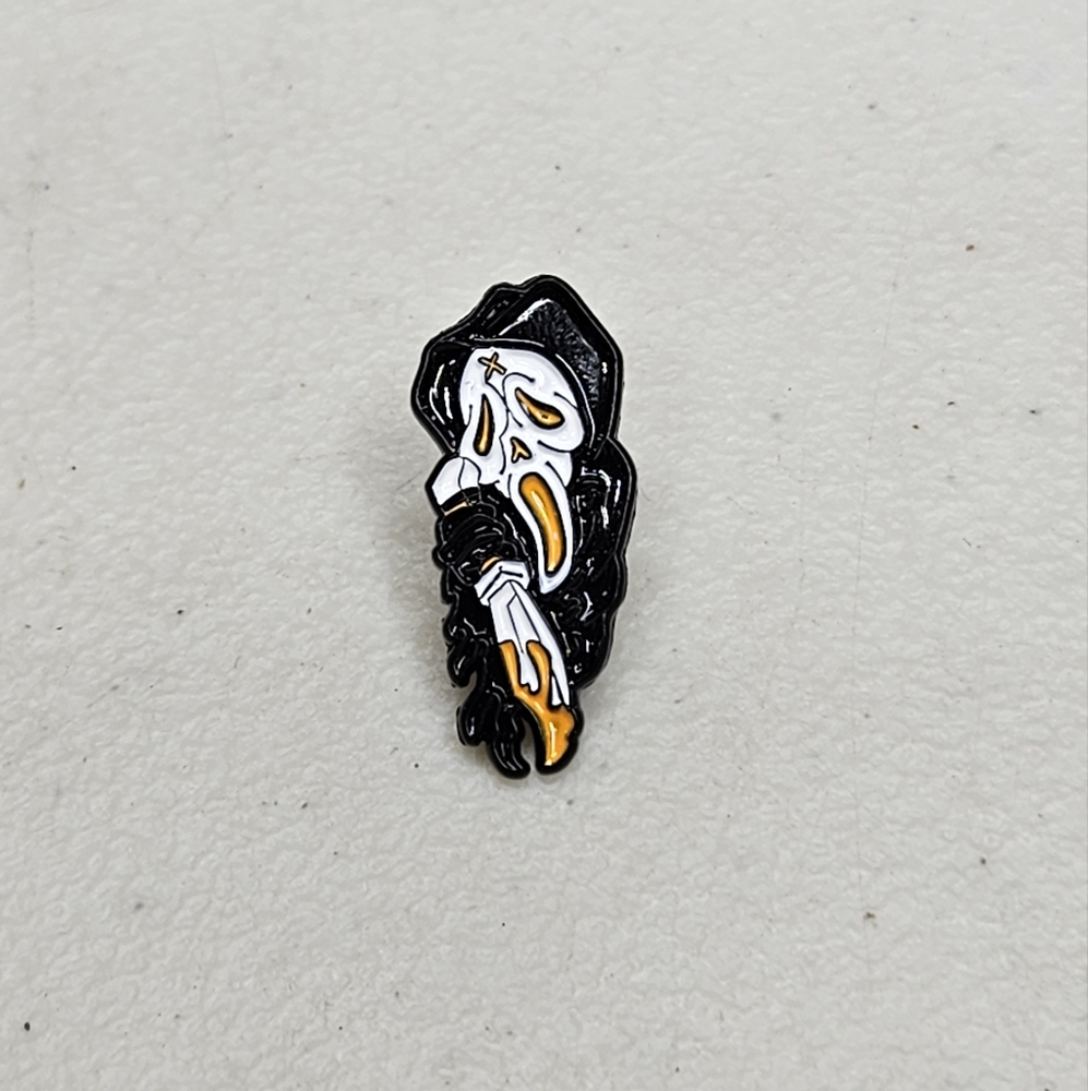 Scream Ghostface Grim Riper Black Cape Skull Enamel Pin